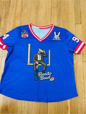 Benito Bowl Blue woman Short Sleeve Graphic Top ( is not embroidered)